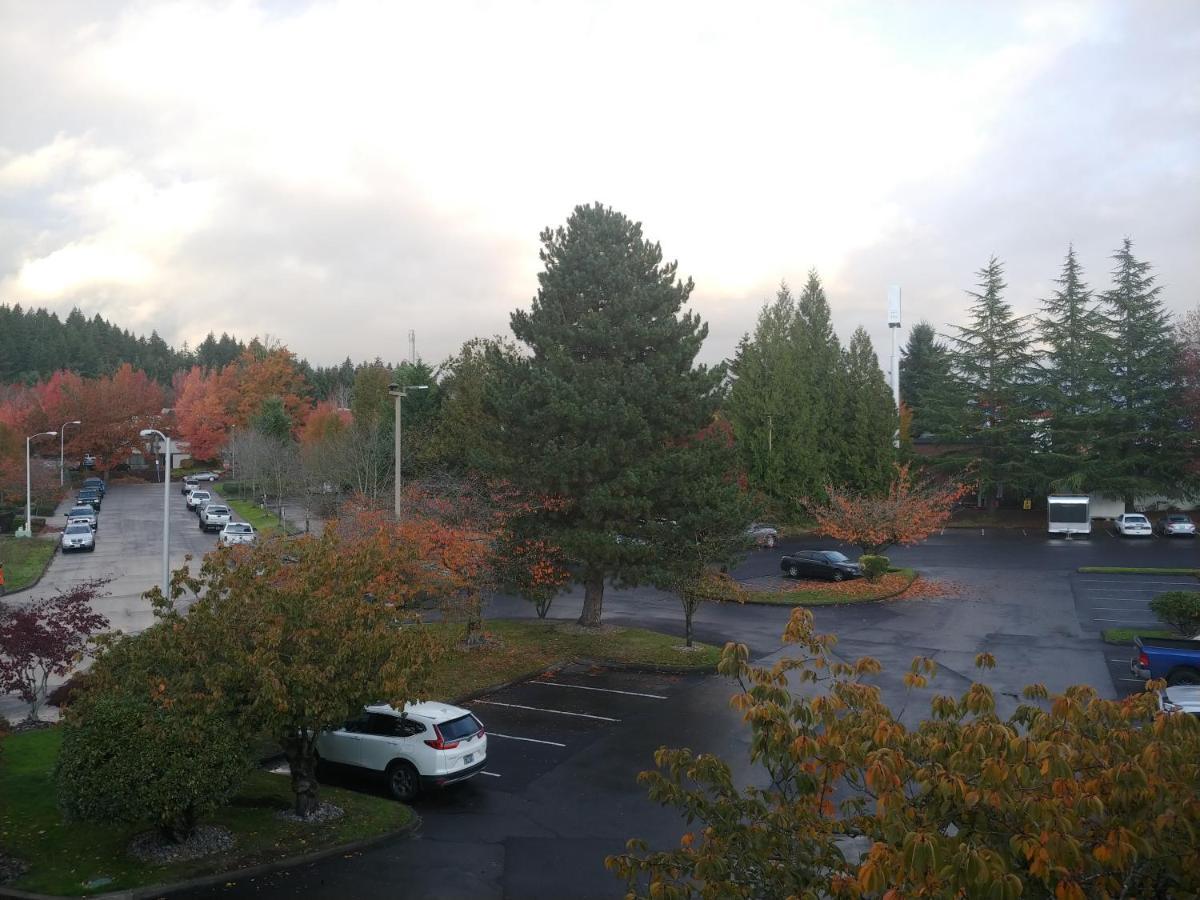 Best Western Plus Parkway Inn Wilsonville Exterior foto