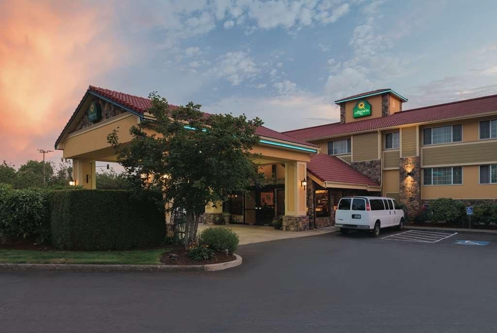 Best Western Plus Parkway Inn Wilsonville Exterior foto